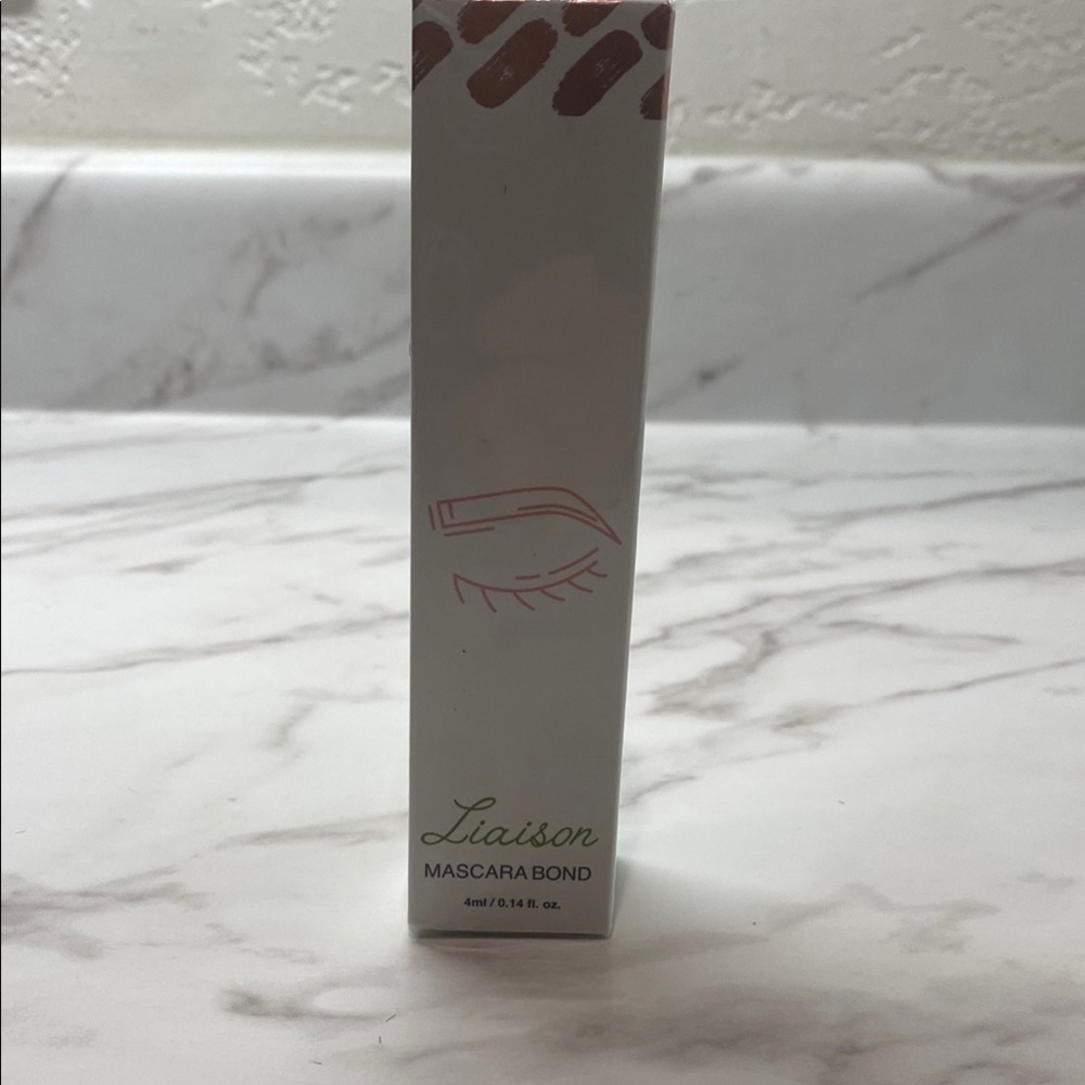 Brown Volumizing Mascara for Lush Lashes